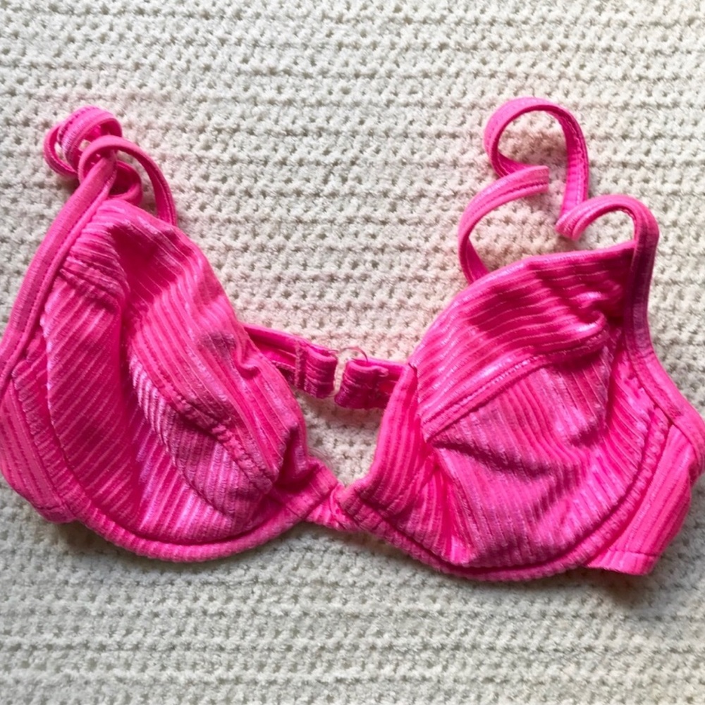 Victoria’s Secret pink slip top